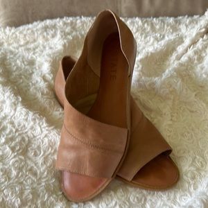 1. State Celvin Sandals Size 8.5